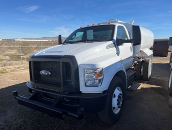 2024 FORD Gas F750 with 2000 Gallon Valew Water Tank